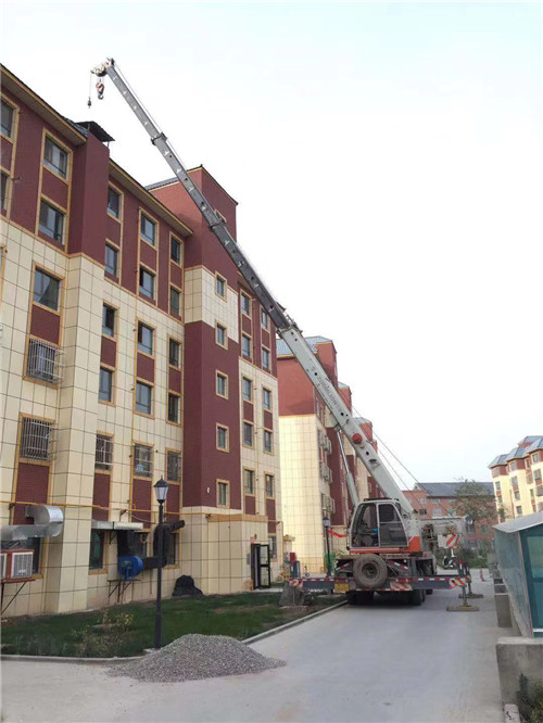 南城县跨街广告牌的高空安装注意事项